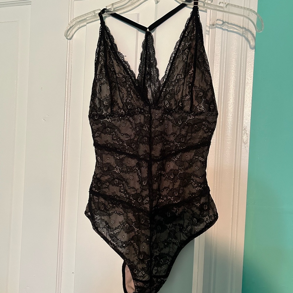 Black lace bodysuit XS nwt